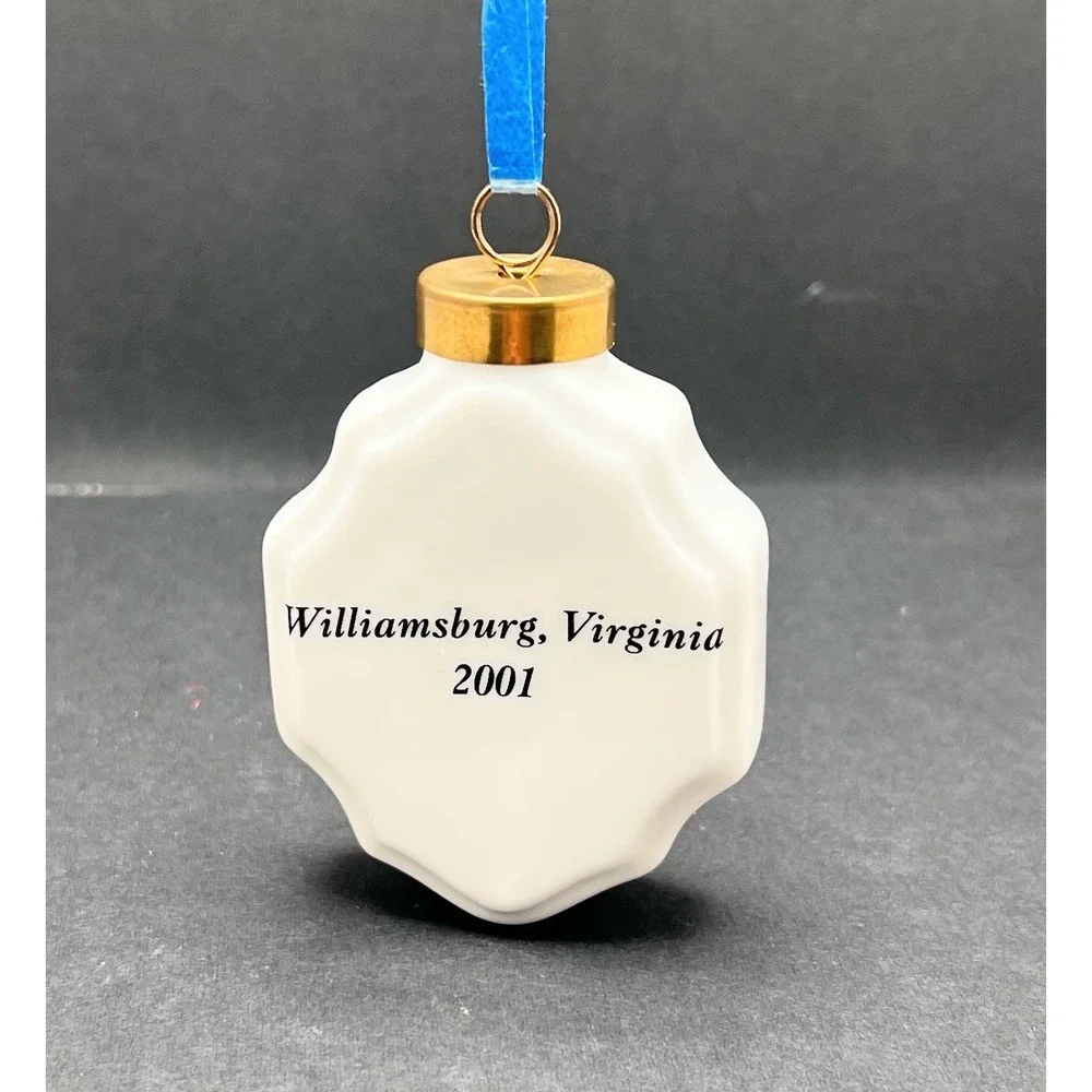 Vintage 2001 White Ceramic Christmas Ornament With‎ Tree Williamsburg VA Rare